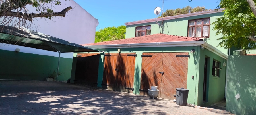 5 Bedroom Property for Sale in Wynberg Western Cape